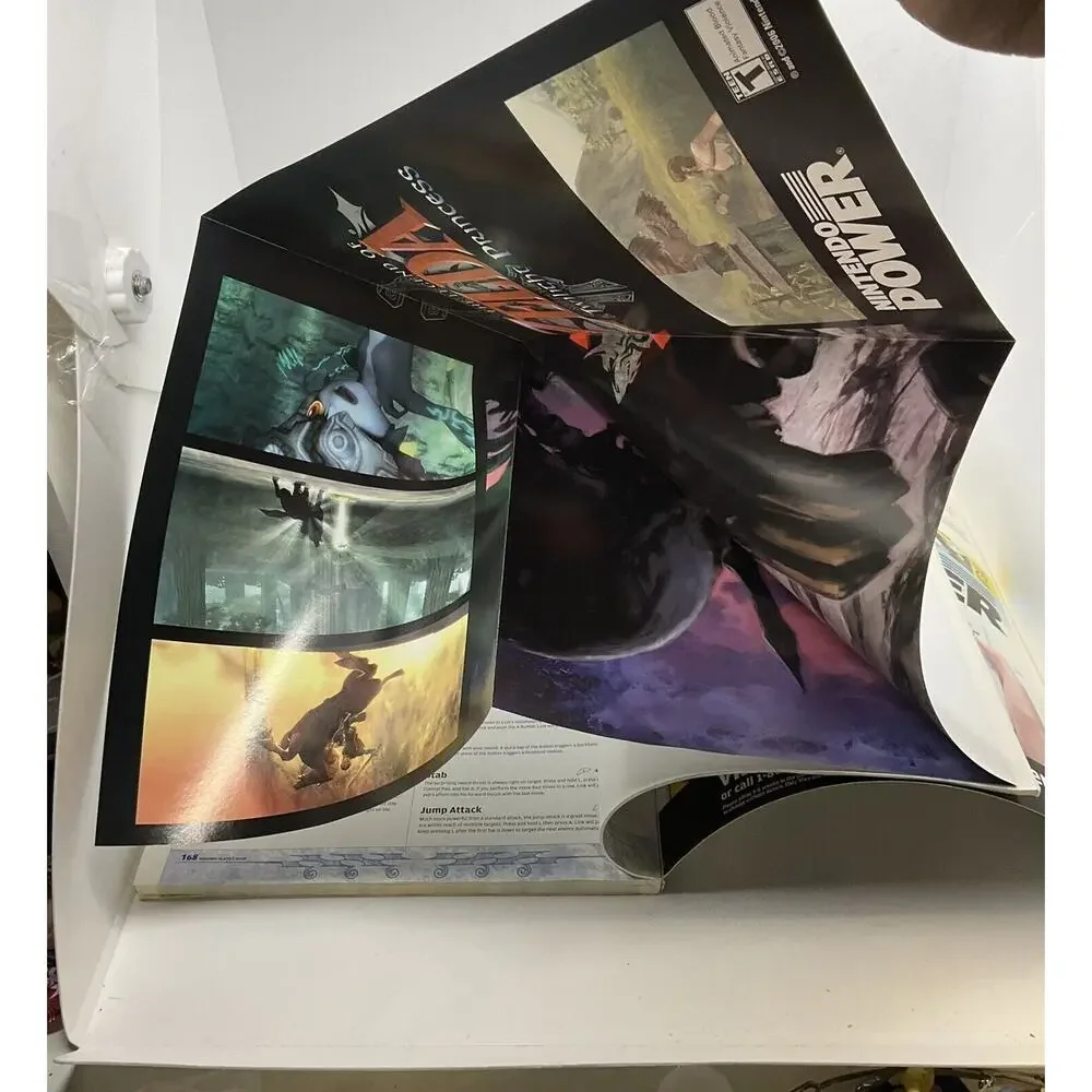 Nintendo Power Strategy Guide The Legend of Zelda Twilight Wii WITH POSTER